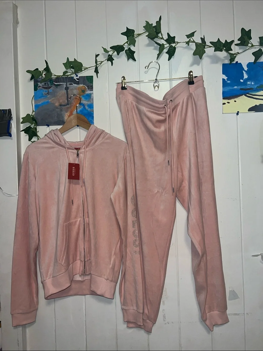 ❤️❤️‍🔥💕Guess Blush Velour Zip Hoodie & Jogger Lounge Set